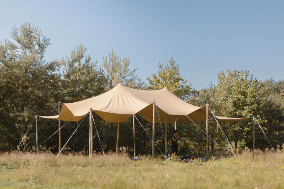 Yoga bij natuurcamping Lemeler Esch