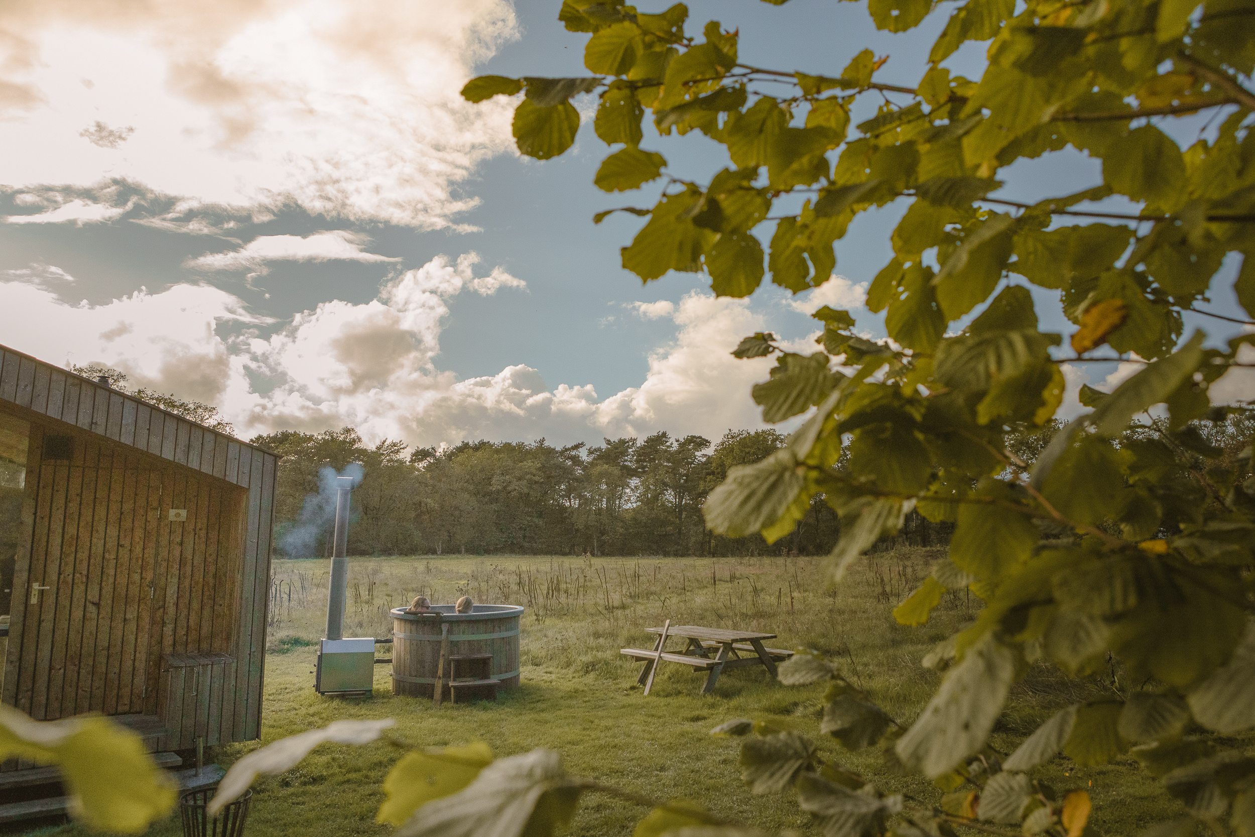 Trek-In met hottub bij natuurcamping Lemeler Esch