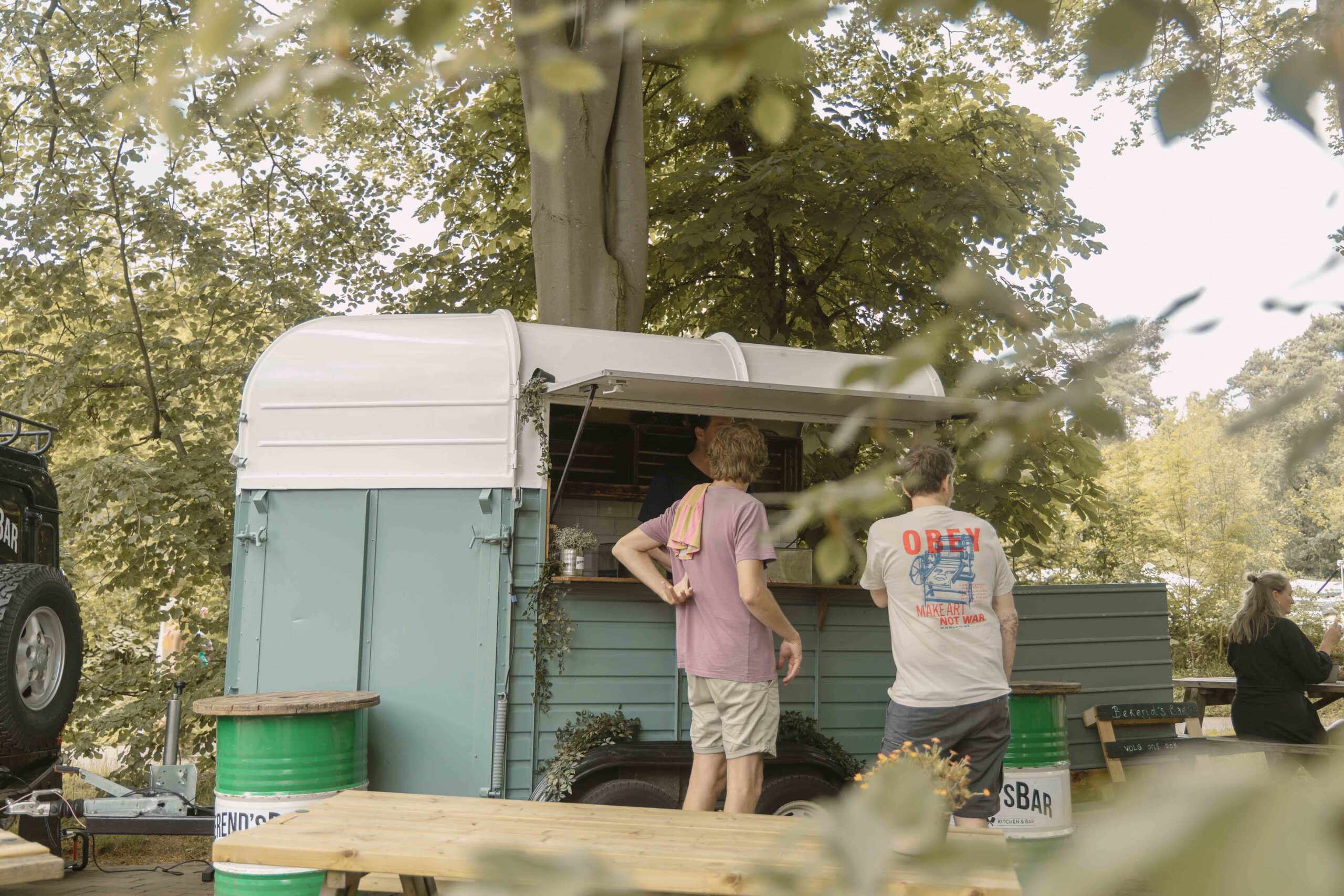 Foodtruck Berend's Bar op terras van Boscafé Lemeler Esch