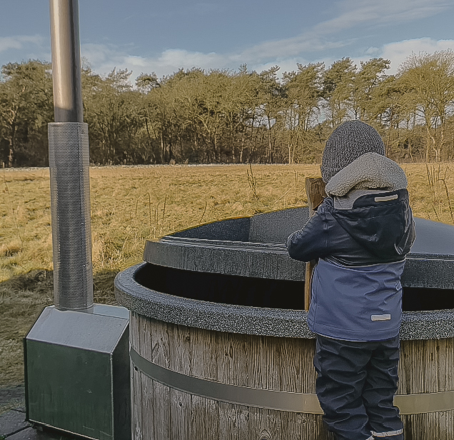 Ik ga naar buiten in Trek-In met hottub bij Lemeler Esch
