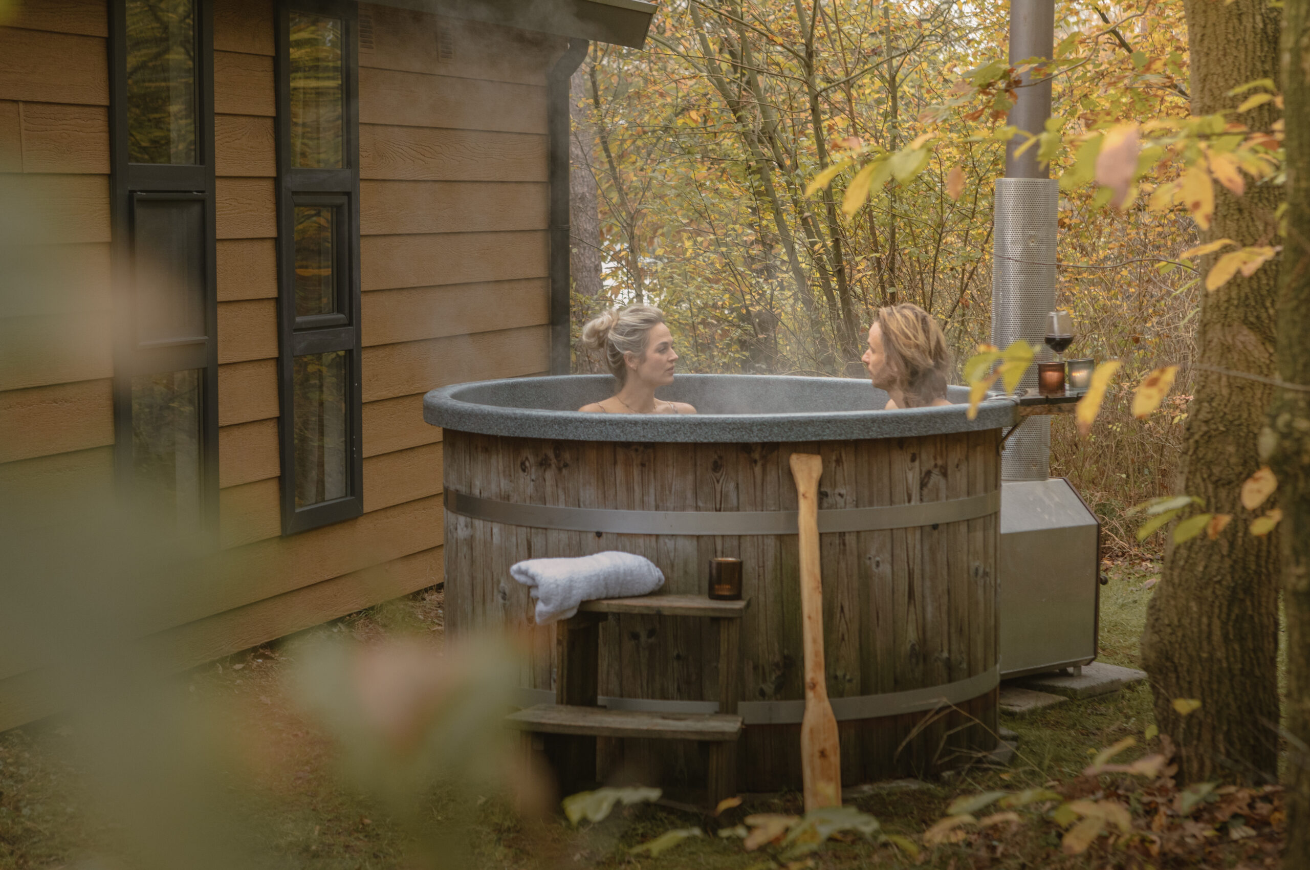 Natuurhuisje Bungalow met hottub bij natuurcamping Lemeler Esch